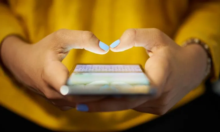 Phone and Technology Lighting Causes Many Mental Health Issues